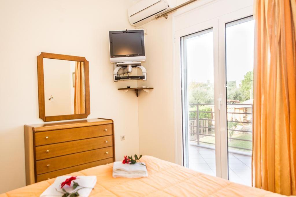 Cozy Flats In An Olive Grove By The Sandy Beach Kánalos Екстериор снимка