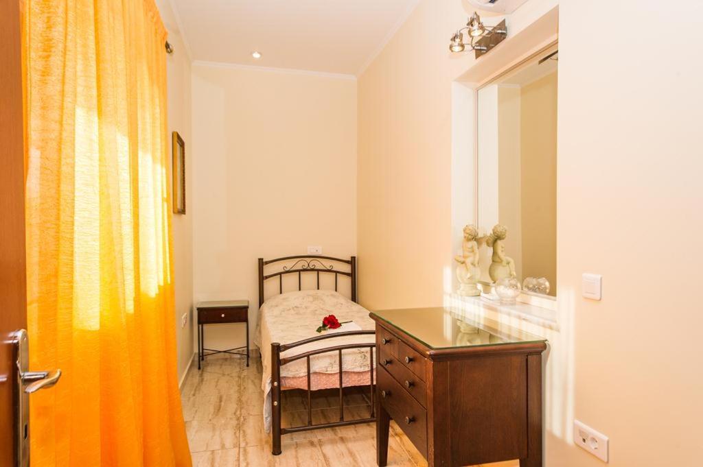 Cozy Flats In An Olive Grove By The Sandy Beach Kánalos Екстериор снимка