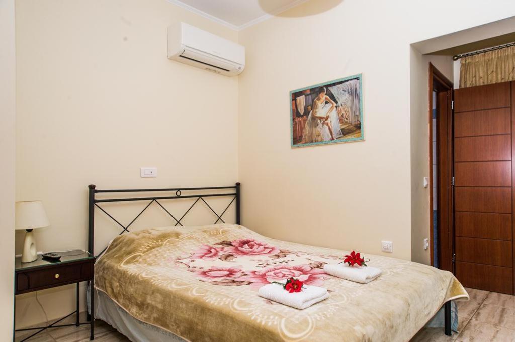 Cozy Flats In An Olive Grove By The Sandy Beach Kánalos Екстериор снимка