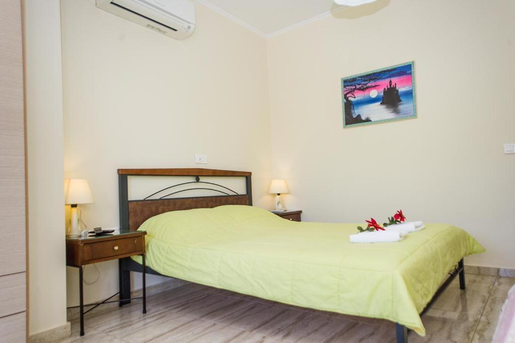 Cozy Flats In An Olive Grove By The Sandy Beach Kánalos Екстериор снимка