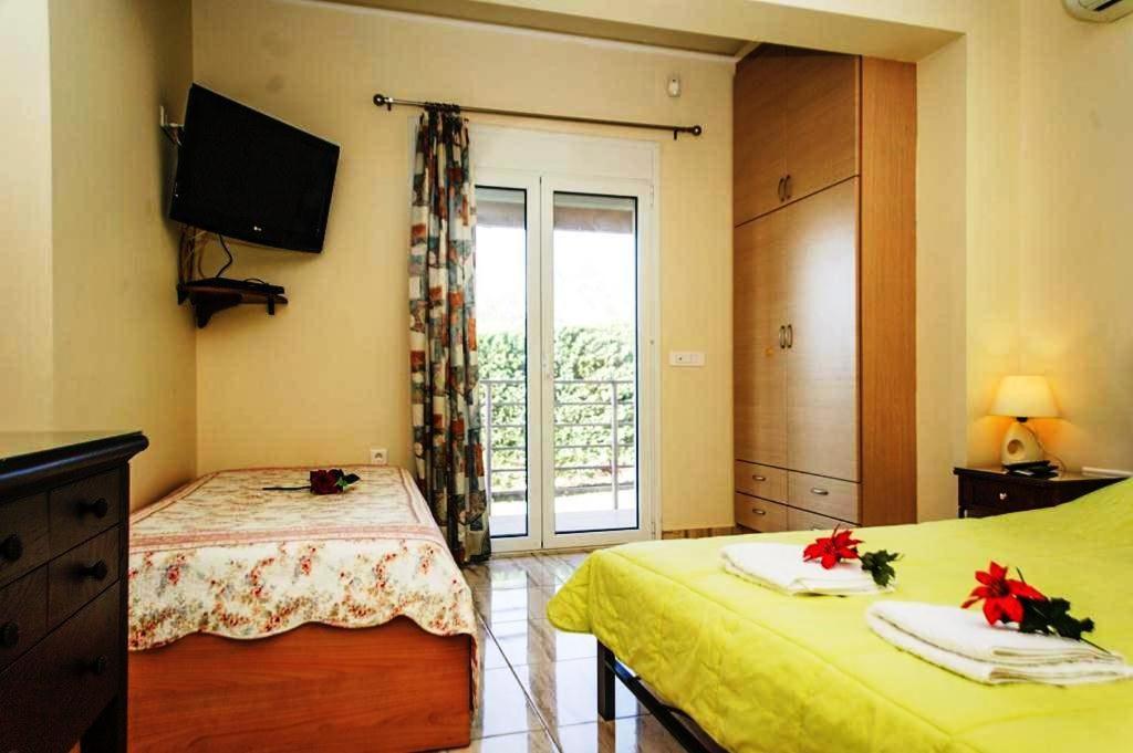 Cozy Flats In An Olive Grove By The Sandy Beach Kánalos Екстериор снимка